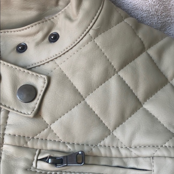 Creamy faux leather motorcycle jacket - Picture 4 of 7